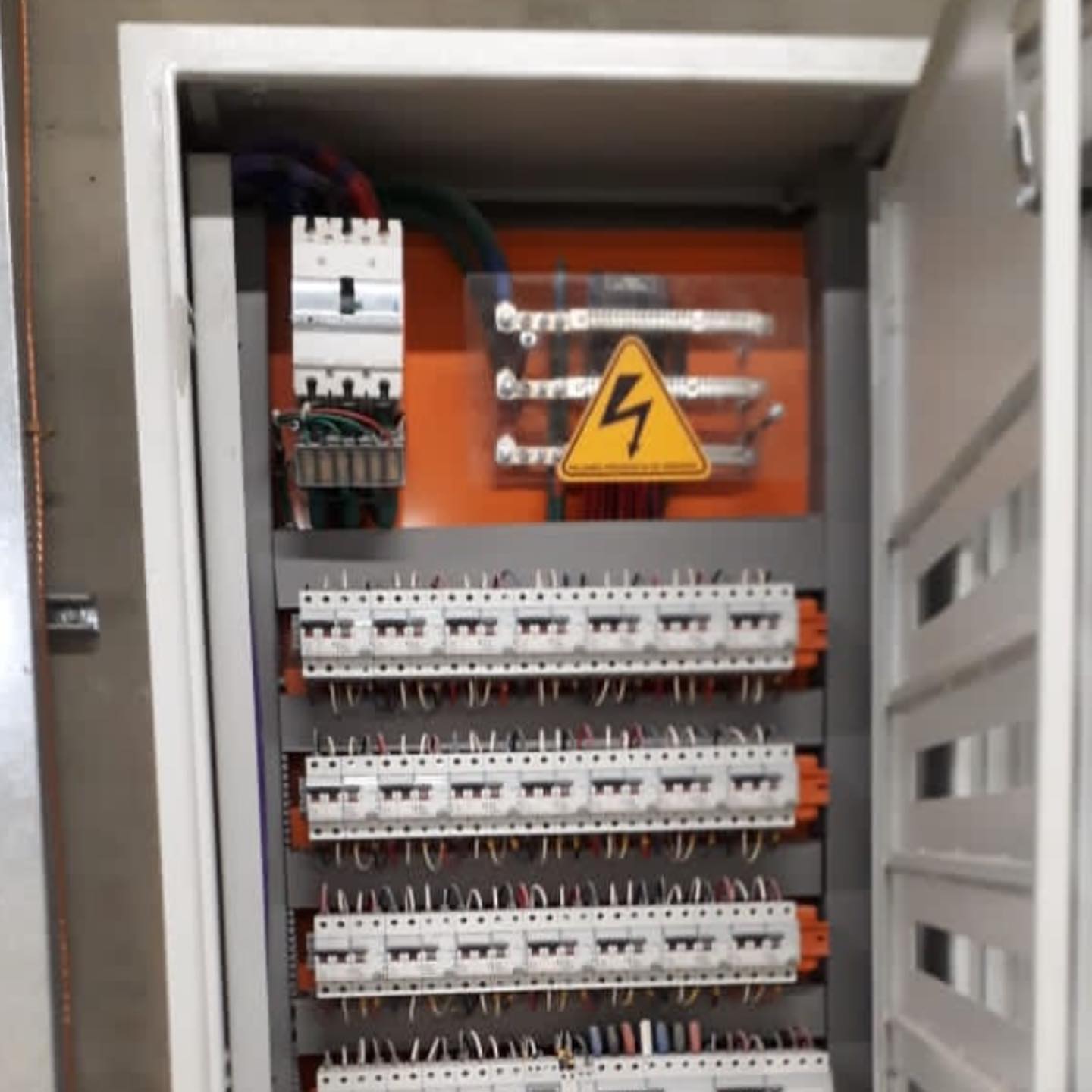 Electricidad en general diseconstrucciones